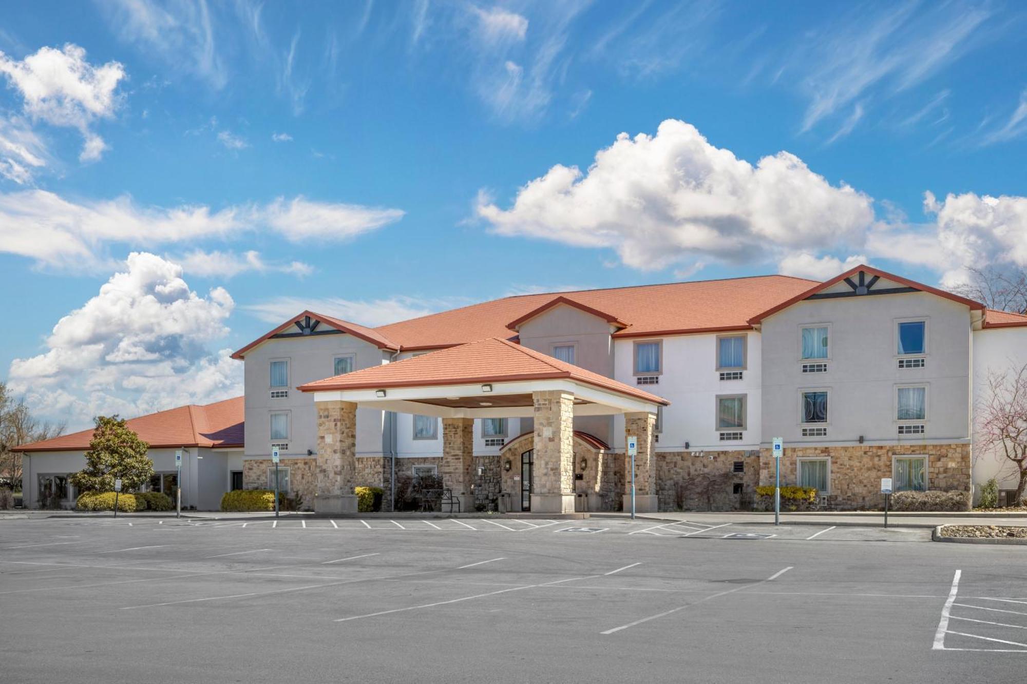 Quality Inn & Suites Monterey, Tn - Crossville, Tn Exterior photo